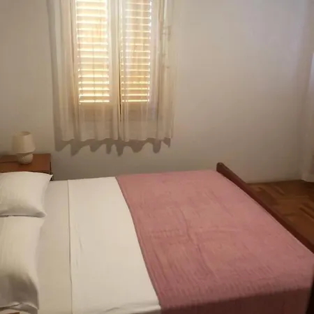 Lägenhet Smiljanic Tribalj