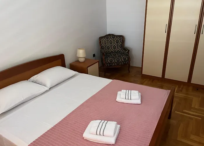 Smiljanic Apartment *